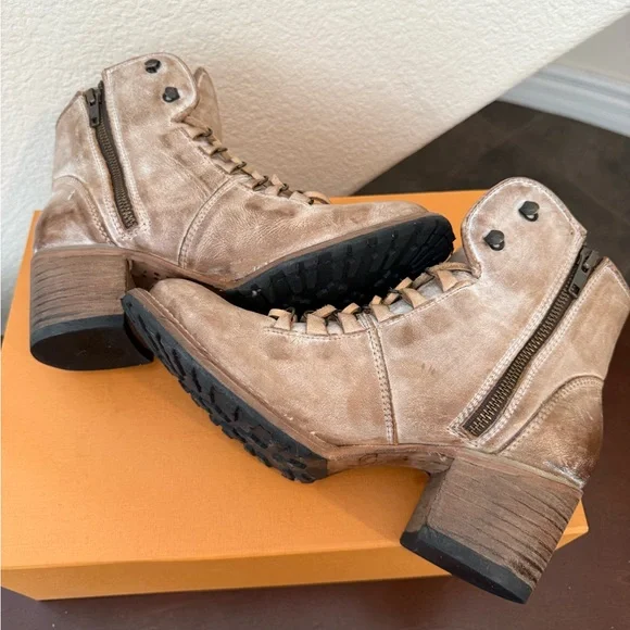 Freebird by Steven “Devin” Lace-Up Leather Ankle Boots Distressed Taupe Chic - Picture 11 of 12